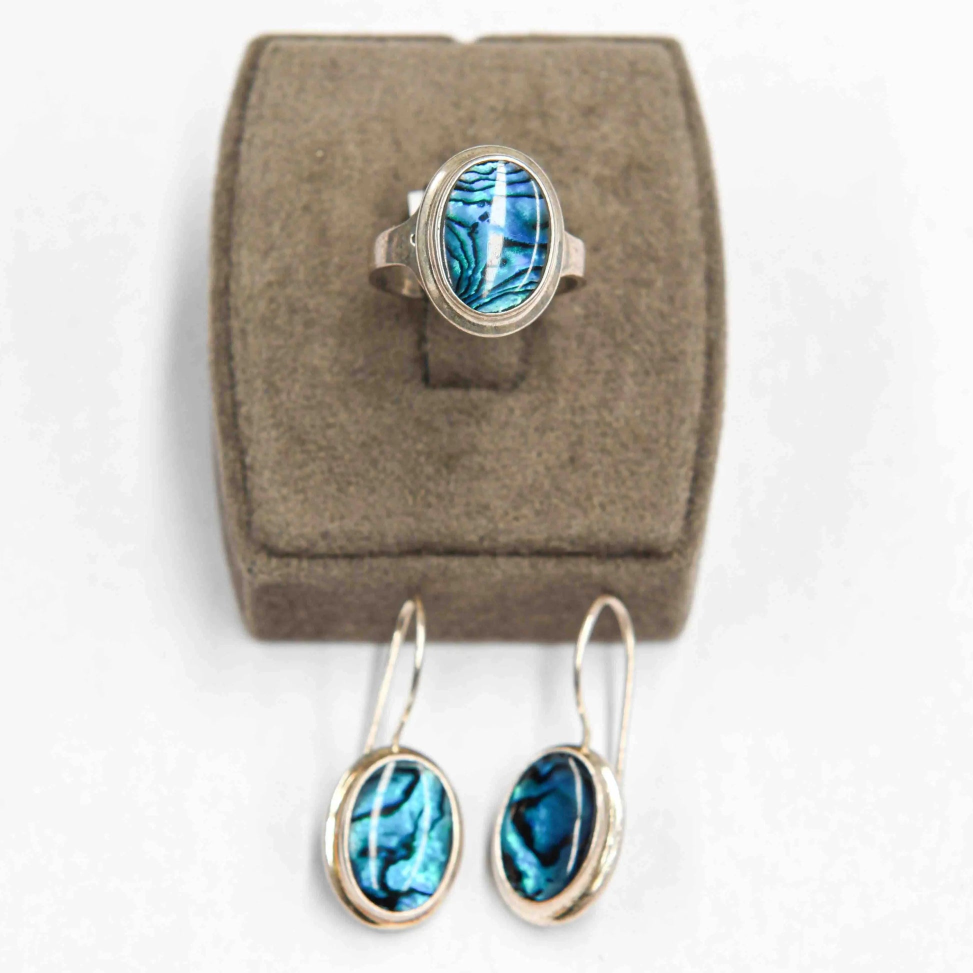 Blue Oval Mother of Pearl Ring Hey Bou