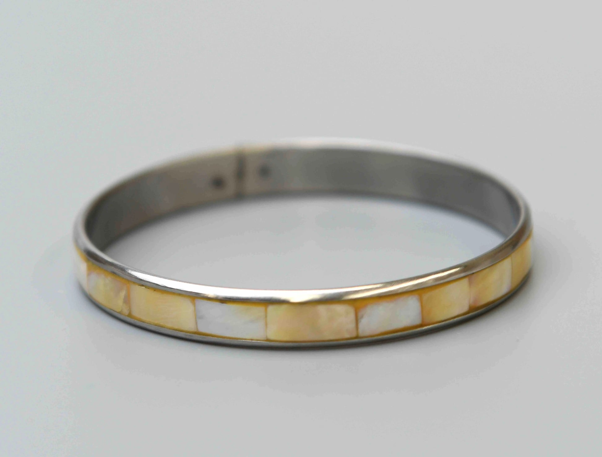 Thin Shell Bangle Hey Bou