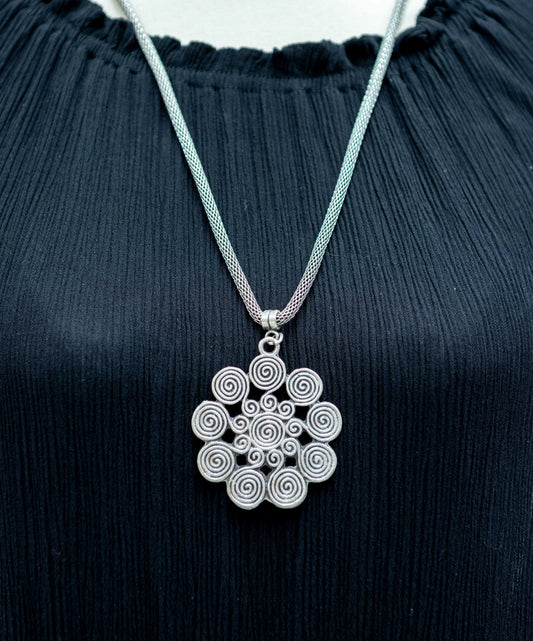 Silver Plated Swirling Necklace Hey Bou