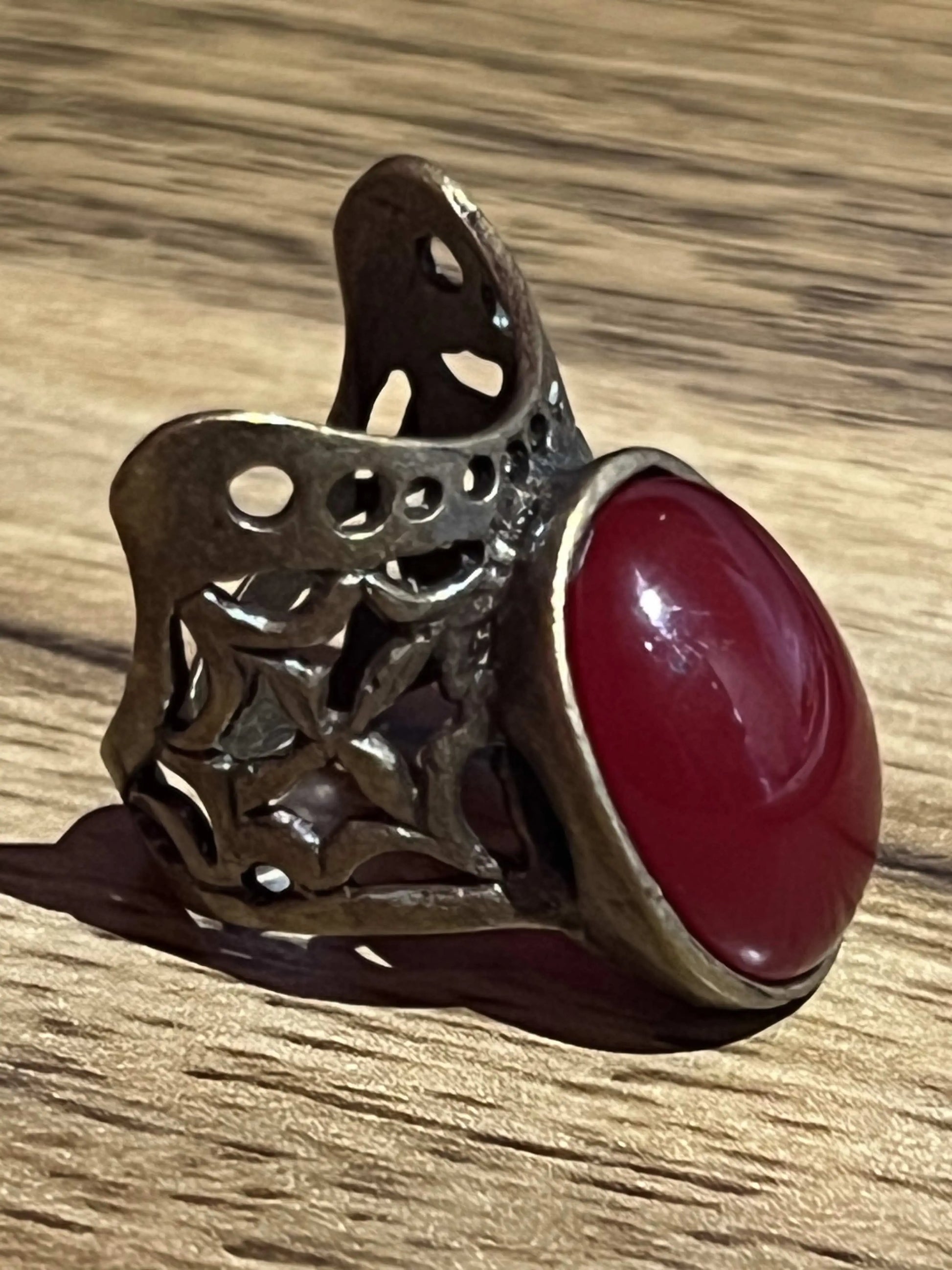 Brass Ring 'Intricate Red' Hey Bou