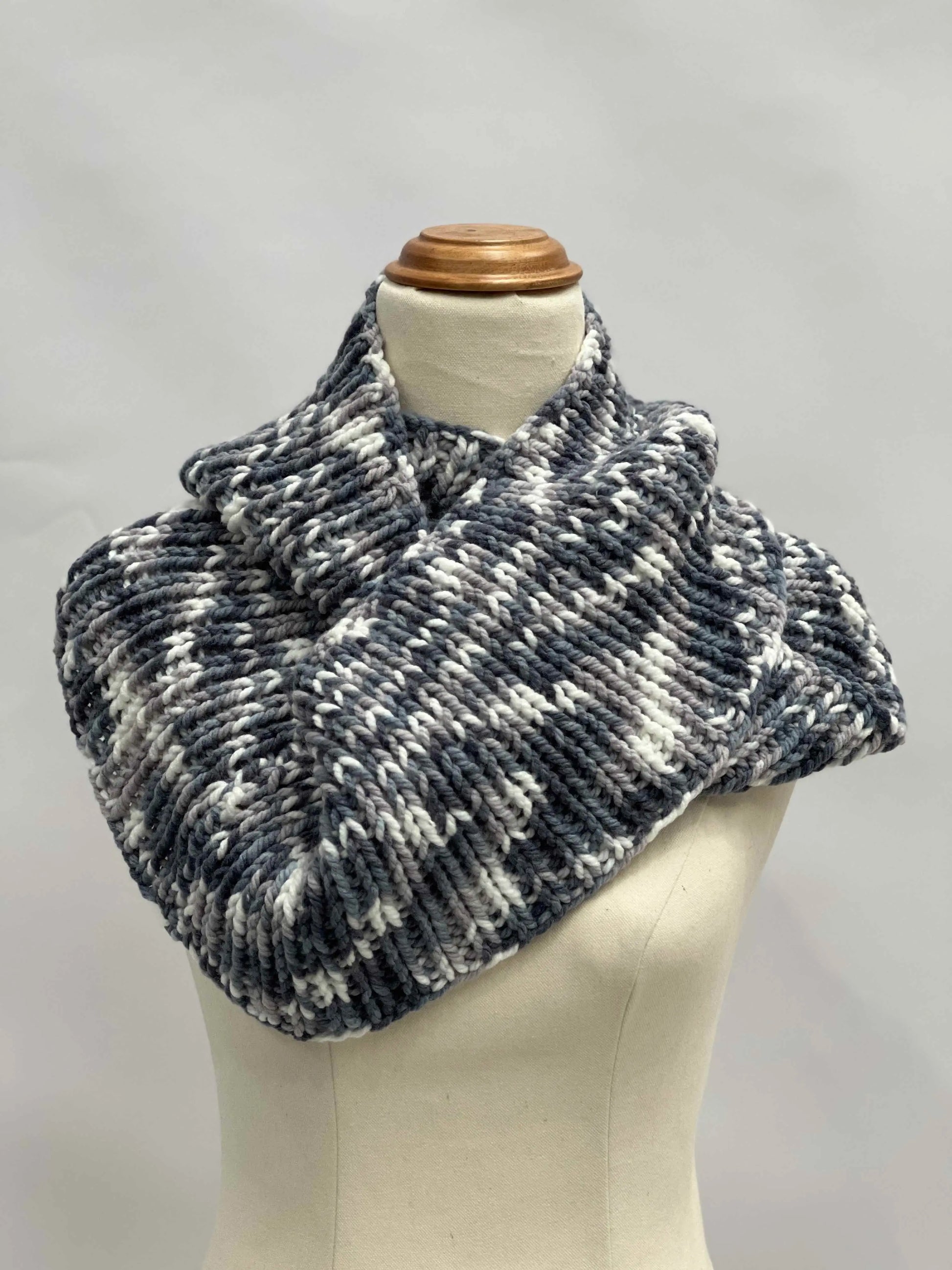 Knitted or Crocheted Scarves HeyBou