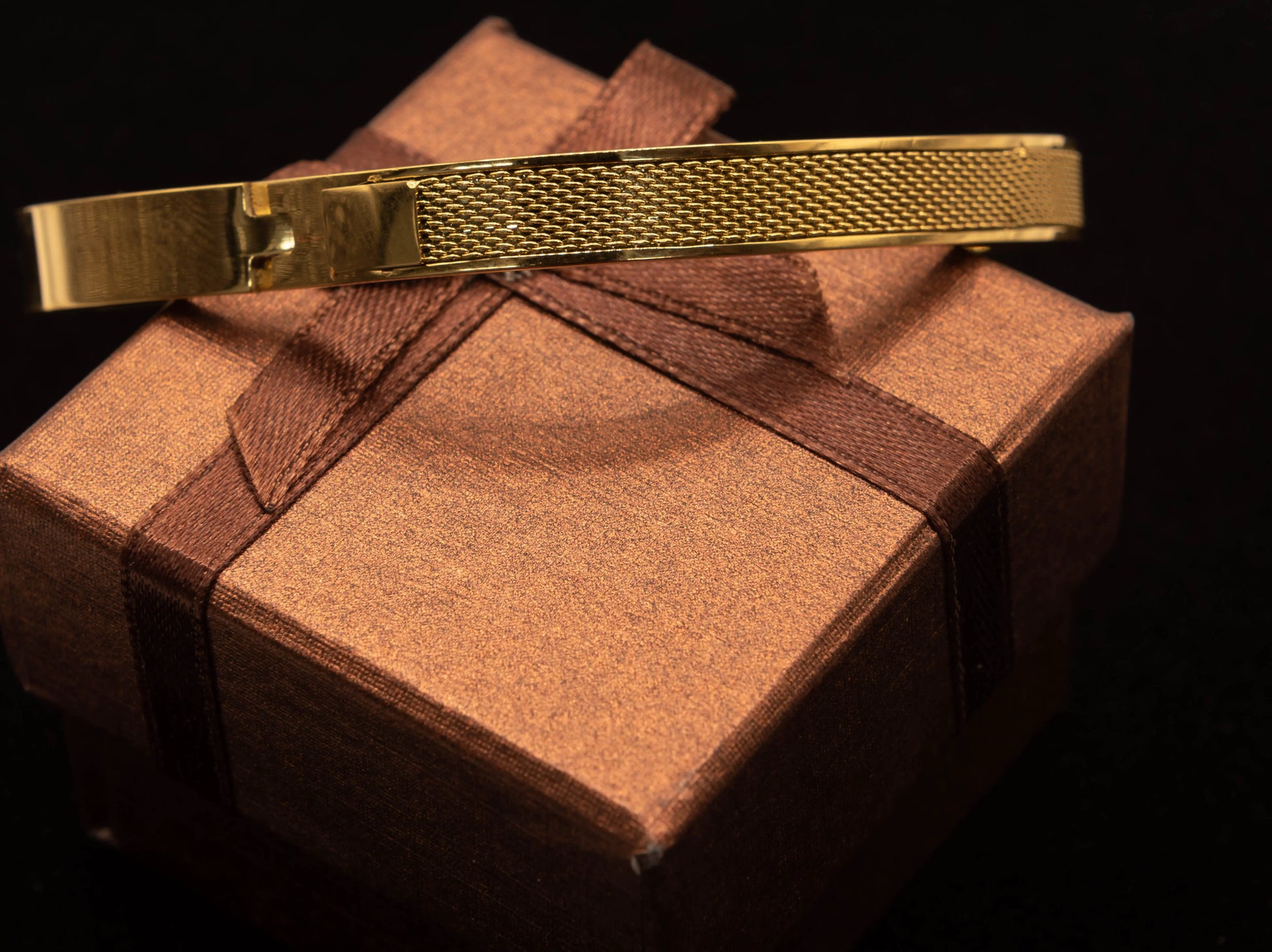 Gold Stainless Steel Patterned Bracelet Hey Bou